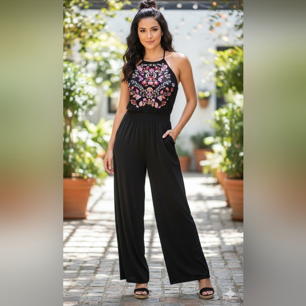 Wide Leg Black Entering with Floral Embroidery